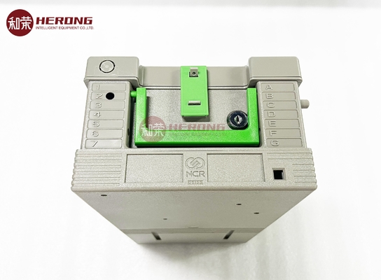 445-0728451 pièces détachées de distributeur automatique de billets cassette de monnaie NCR avec verrou 4450728451